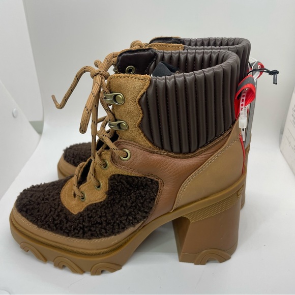 Sorel boots Size 6 - Picture 10 of 12